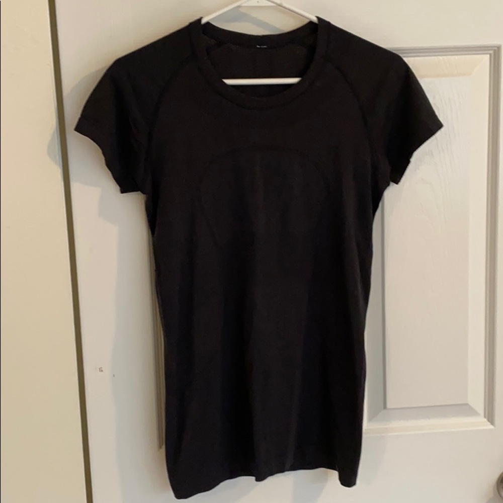 Lululemon workout top